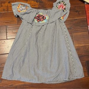 Paper heart embroidered peasant top M